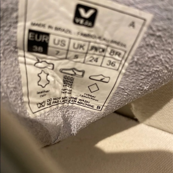 Veja V-10 Leather Sneaker White 7US - Picture 8 of 8